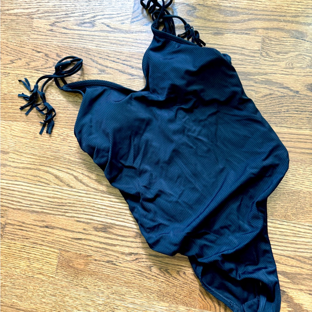 size M Black Ribbed One Piece Swimsuit